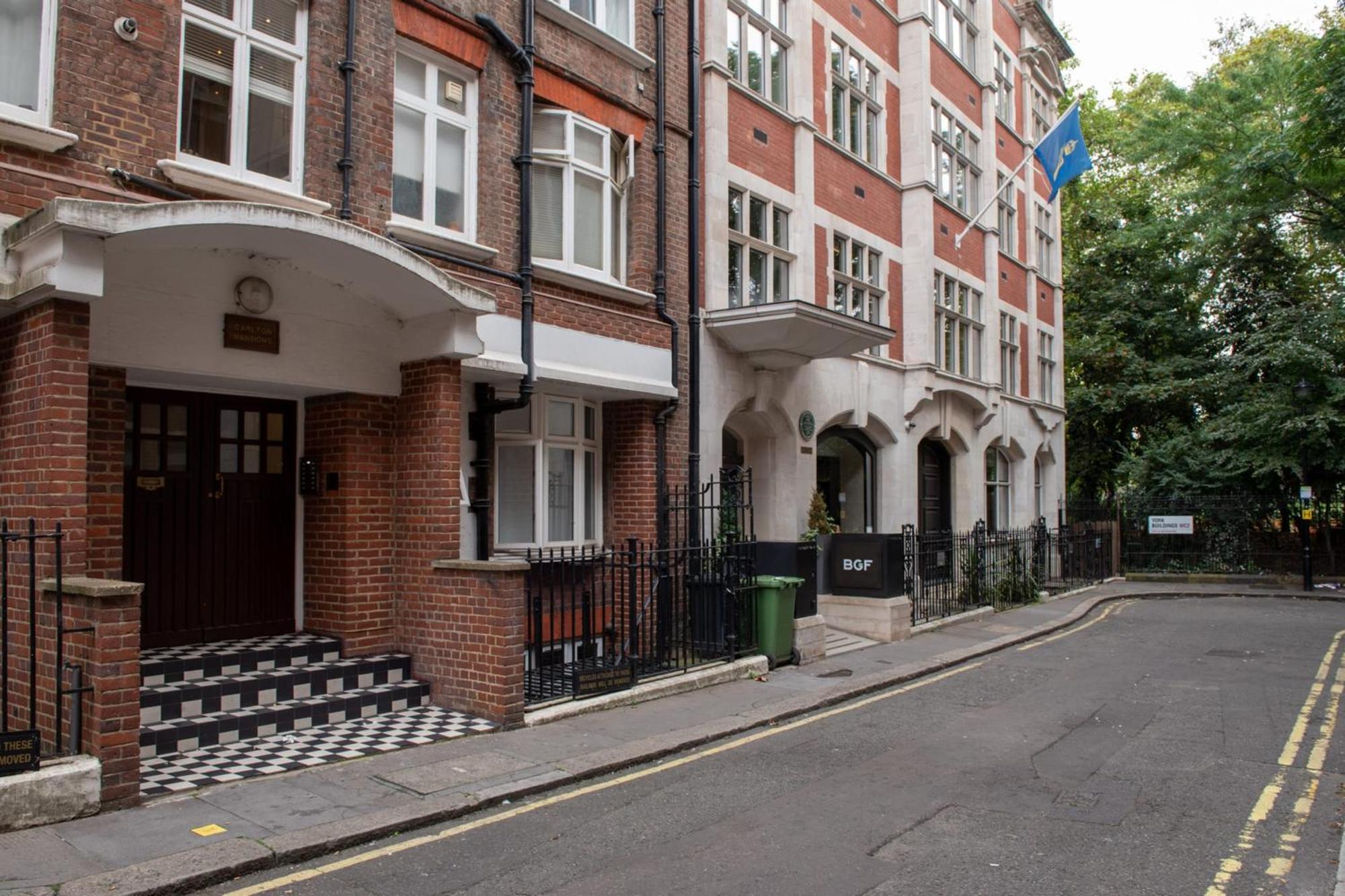 Lovely Charing Cross Apartment Londra Exterior foto